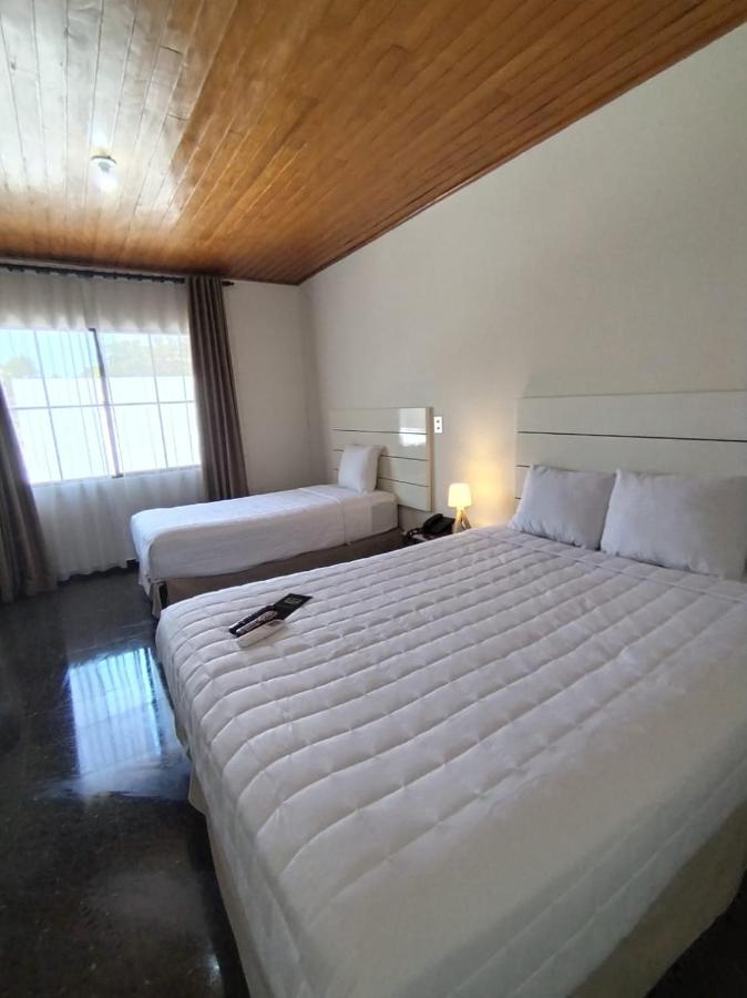 Cardedeu Suites 圣萨尔瓦多 外观 照片