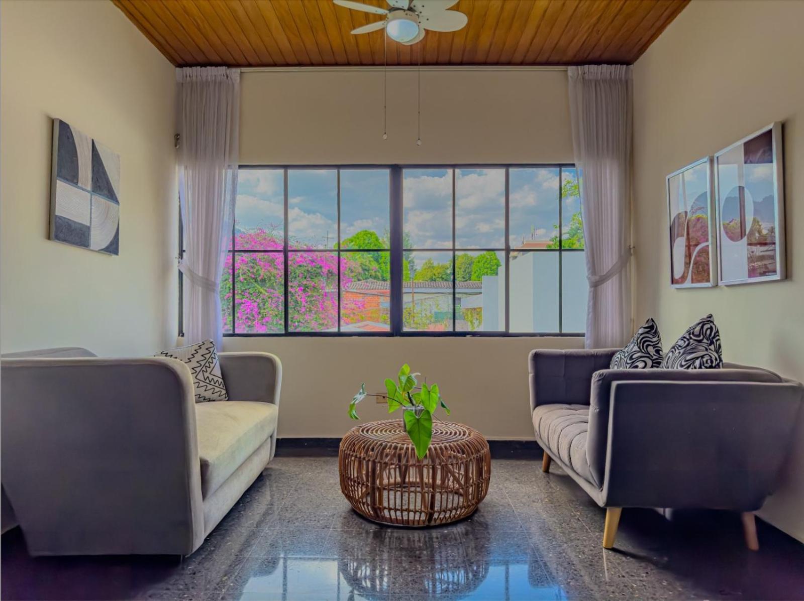 Cardedeu Suites 圣萨尔瓦多 外观 照片