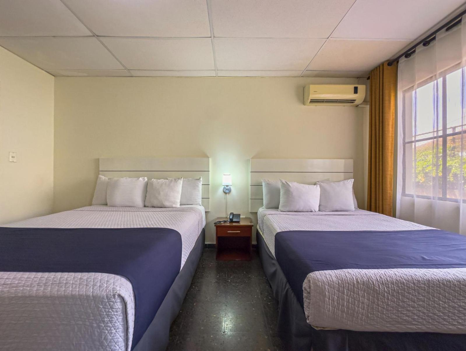 Cardedeu Suites 圣萨尔瓦多 外观 照片
